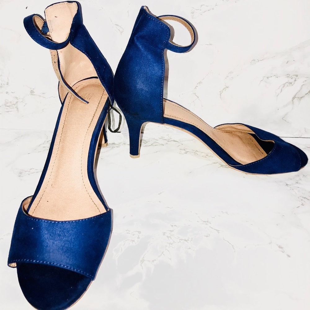 H&M SUEDE HEELS SANDALS HEELS ANKLE STRAP SIZE 8.5